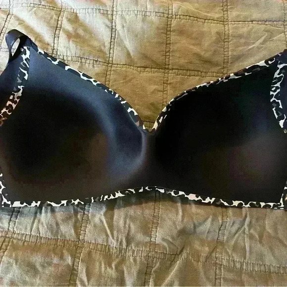 Knix Leopard Print Wing Woman, Size 8, Wireless Molded Cup Bra - Picture 6 of 7